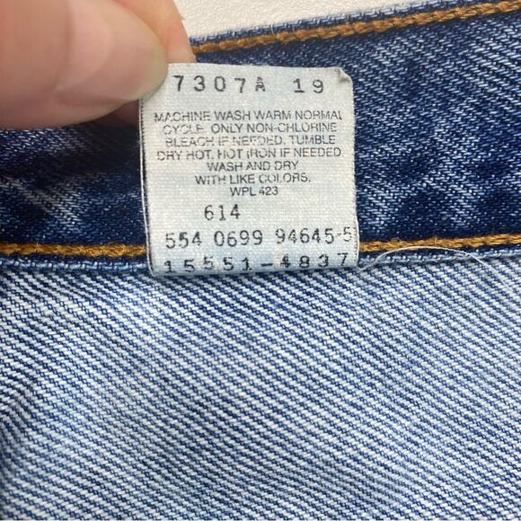 Vintage Levi’s 550 Cut-Offs Denim Shorts Frayed Hem Distressed Blue Sz 10 - Picture 12 of 14